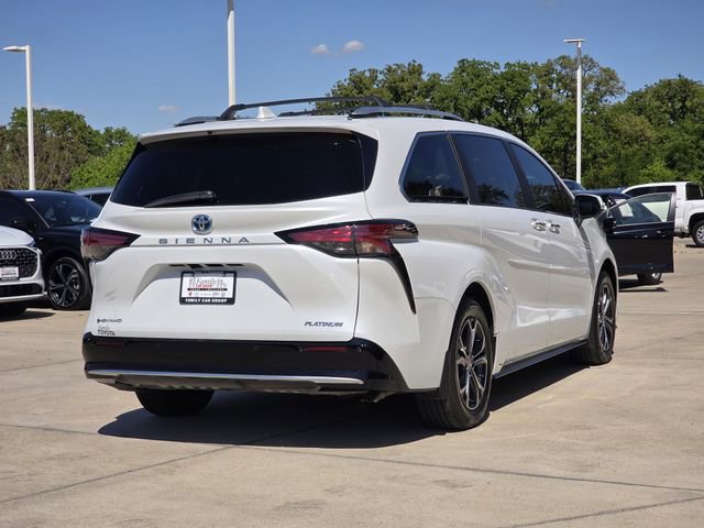 Used 2025 Toyota Sienna Platinum image 4