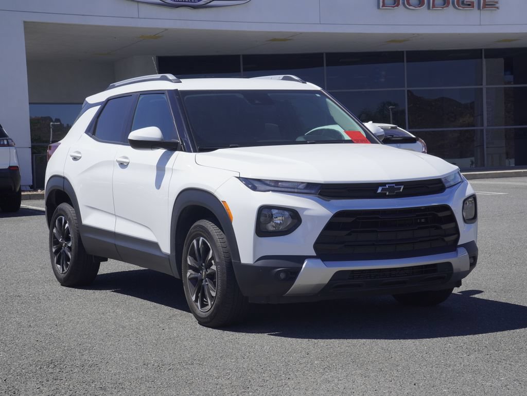 Used 2023 Chevrolet TrailBlazer LT AWD/4WD image 2