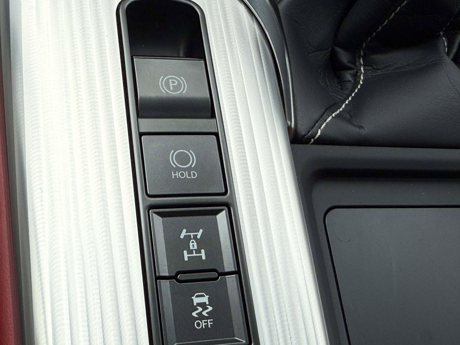 Used 2025 Lexus LX 600 F Sport w/ Accessory Package (Z1) AWD/4WD image 24