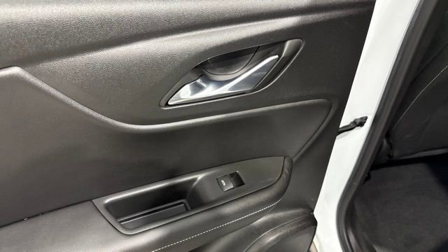 Used 2025 Chevrolet Blazer LT image 18