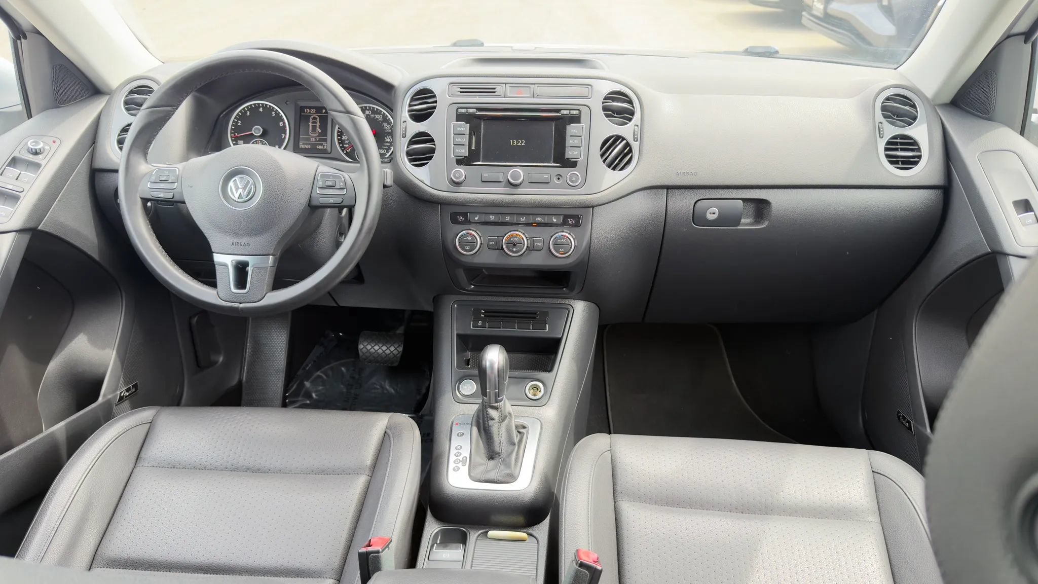 Used 2014 Volkswagen Tiguan SE AWD/4WD image 13
