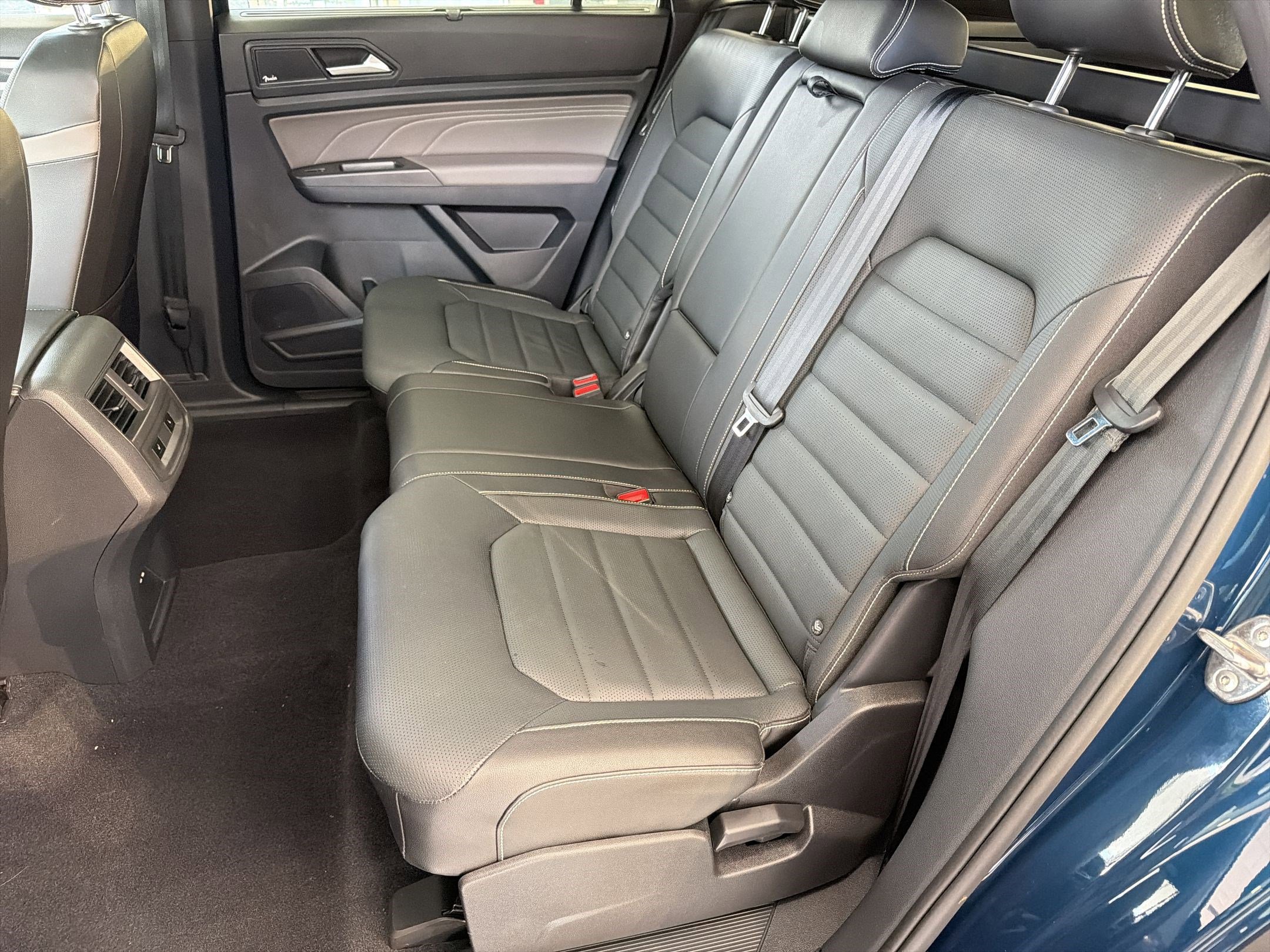 Used 2023 Volkswagen Atlas Cross Sport SEL Premium R-Line image 15