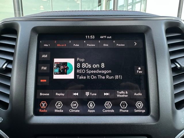 Used 2019 Jeep Cherokee Trailhawk AWD/4WD image 19