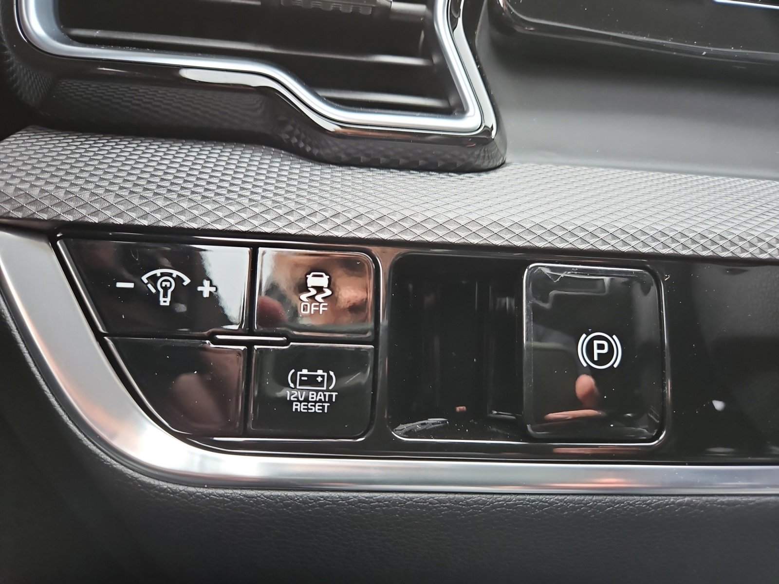 Used 2025 Kia Sportage LX image 22