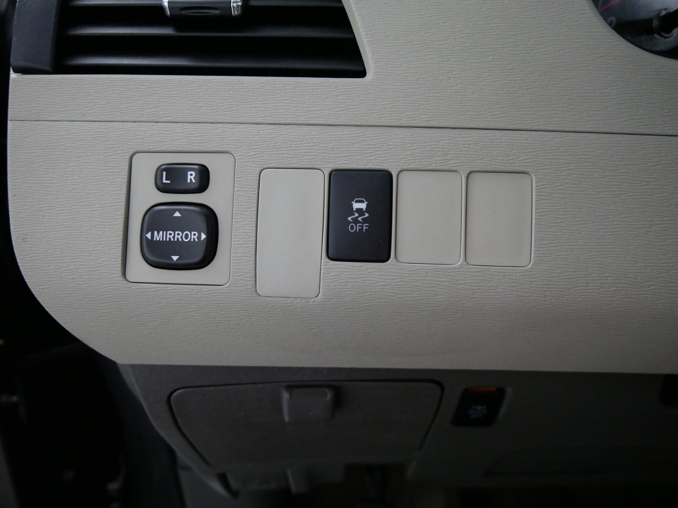 Used 2012 Toyota Sienna LE FWD image 26