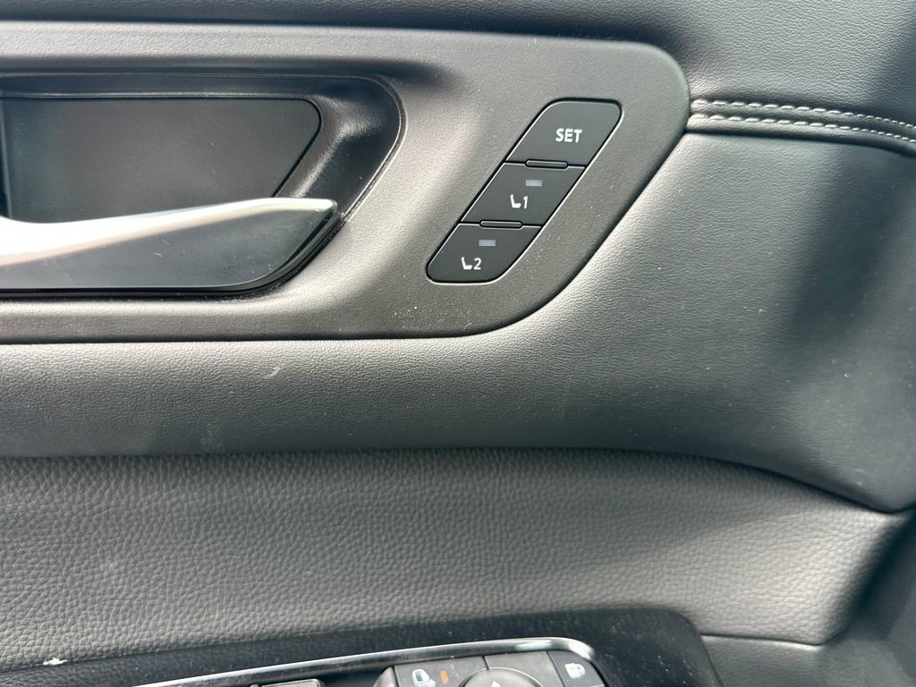 New 2026 Nissan Pathfinder Platinum AWD/4WD image 12