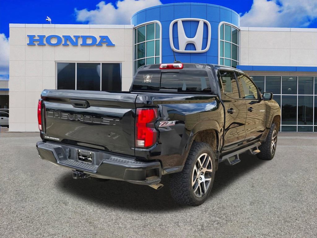 Used 2023 Chevrolet Colorado Z71 w/ Z71 Convenience Package 2 AWD/4WD image 2