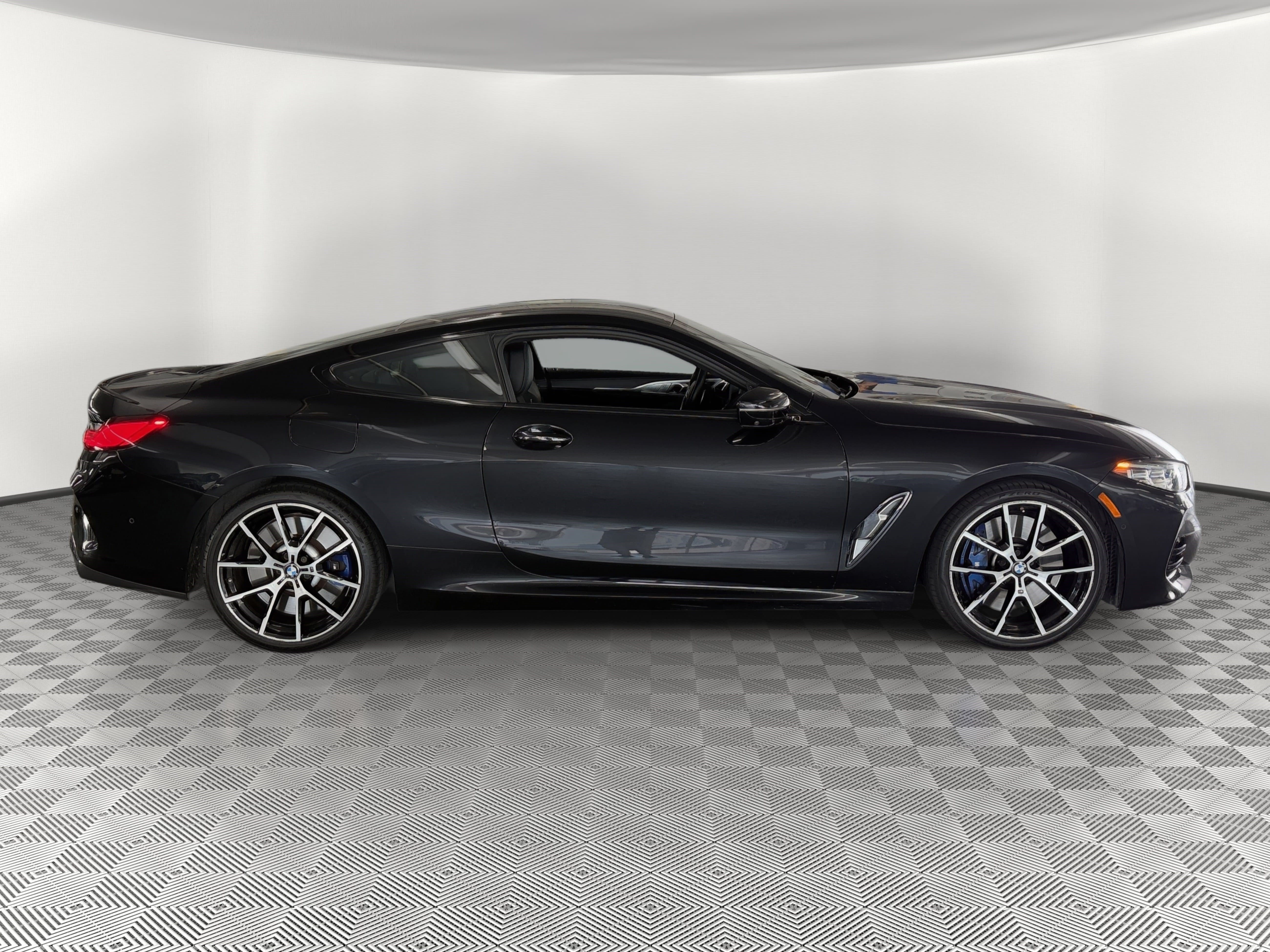 Used 2023 BMW M850i xDrive Coupe w/ Driving Assistance Package AWD/4WD image 8