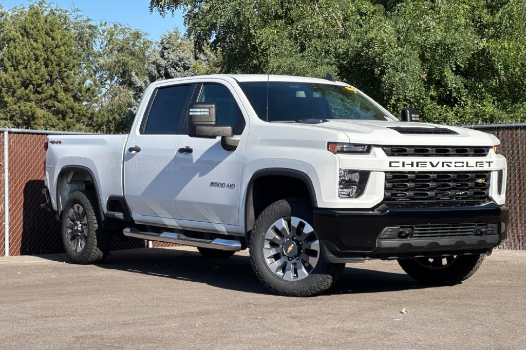 Used 2021 Chevrolet Silverado 2500 Custom w/ Custom Value Package AWD/4WD image 2