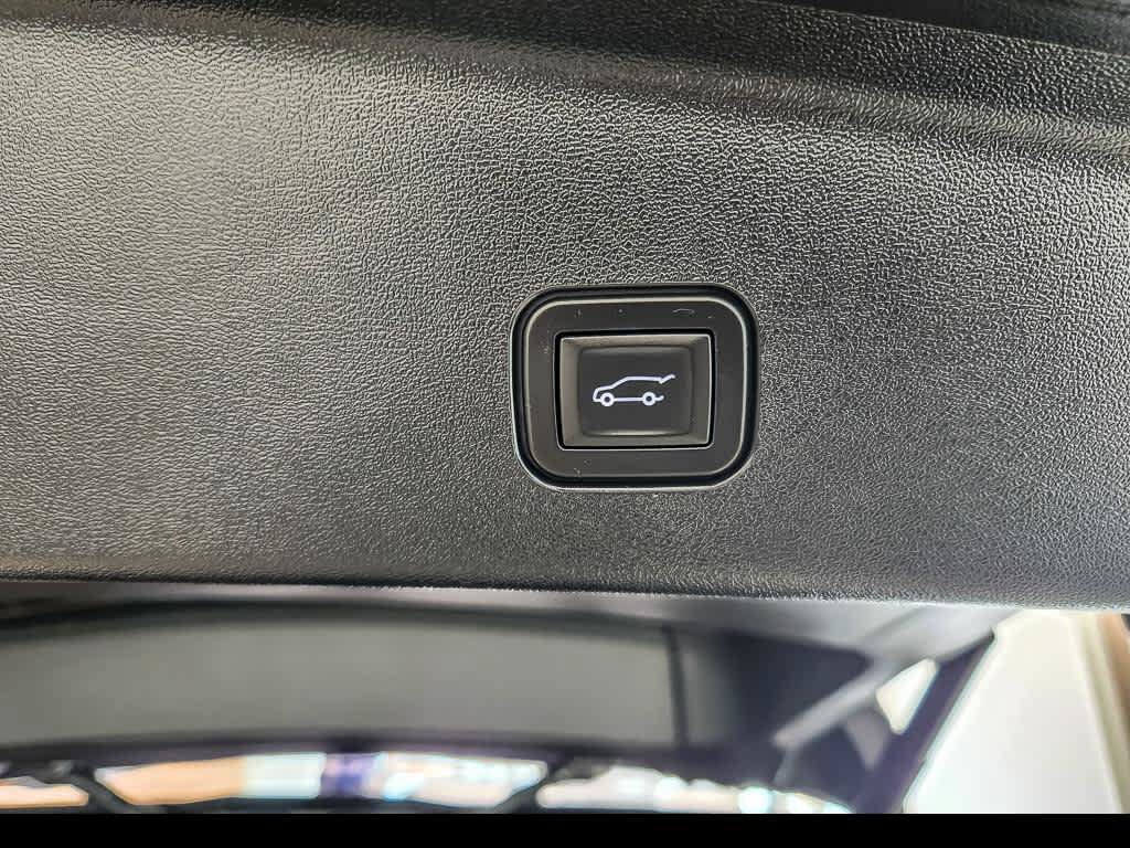 Certified 2026 Cadillac Vistiq Sport w/ LPO, Floor Liner Package AWD/4WD image 24