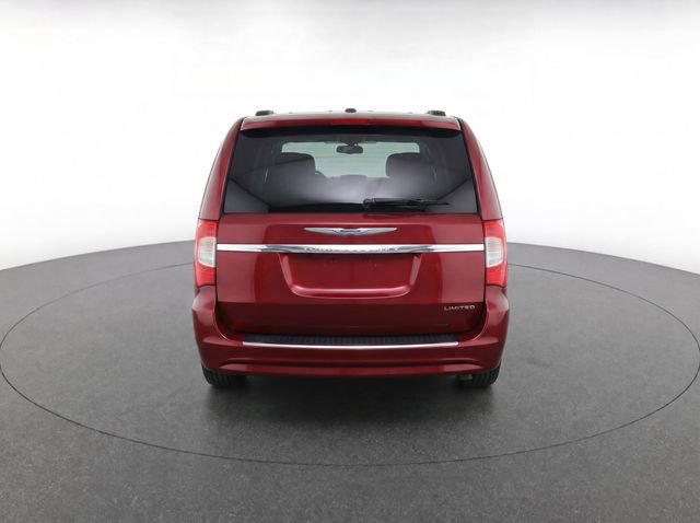 Used 2014 Chrysler Town & Country Limited w/ Luxury Group FWD image 7