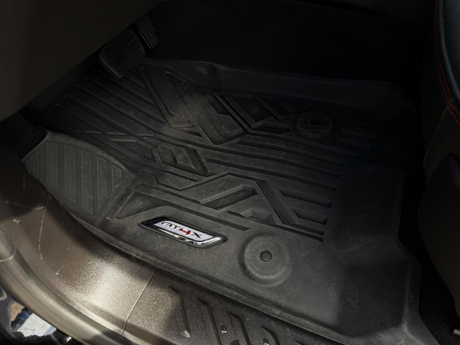 Used 2024 GMC Canyon AT4X AWD/4WD image 15