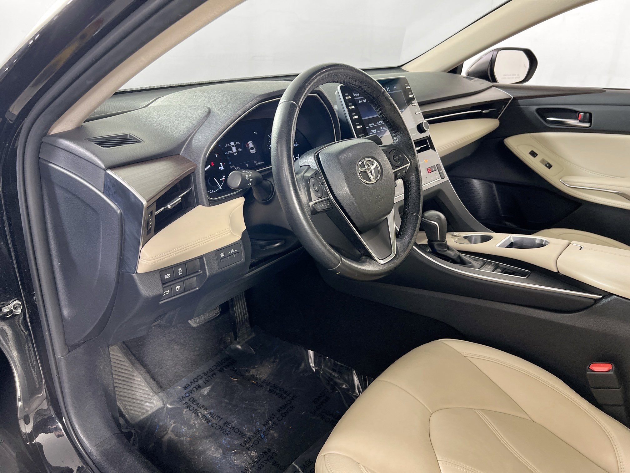 Used 2019 Toyota Avalon XLE image 9