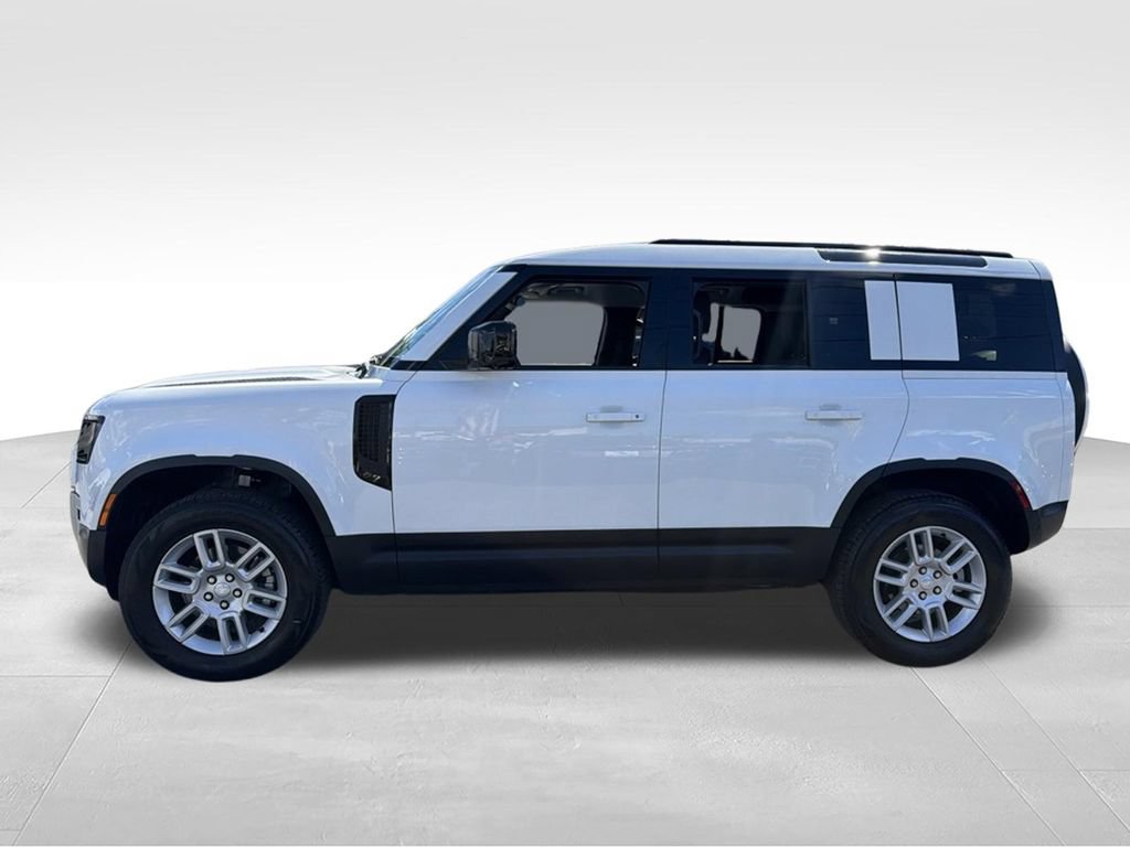 Used 2025 Land Rover Defender 110 S AWD/4WD image 5