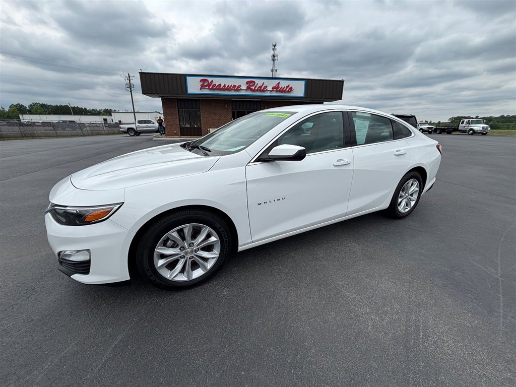 Used 2022 Chevrolet Malibu LT FWD image 2