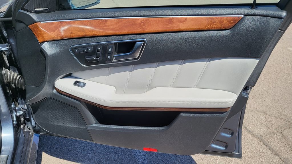 Used 2013 Mercedes-Benz E 350 Sedan image 16