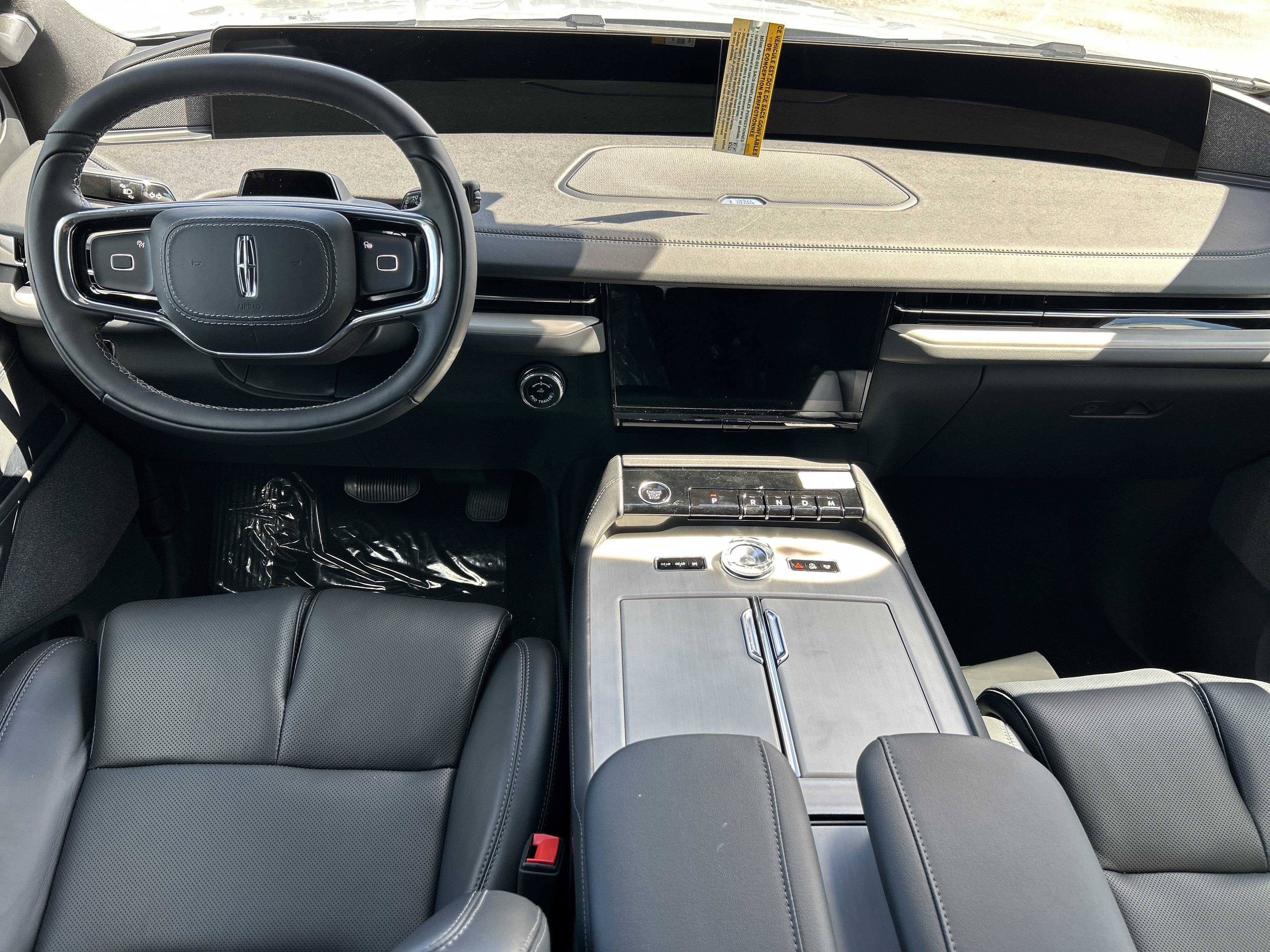 New 2025 Lincoln Navigator Reserve w/ Jet Appearance Package AWD/4WD image 9