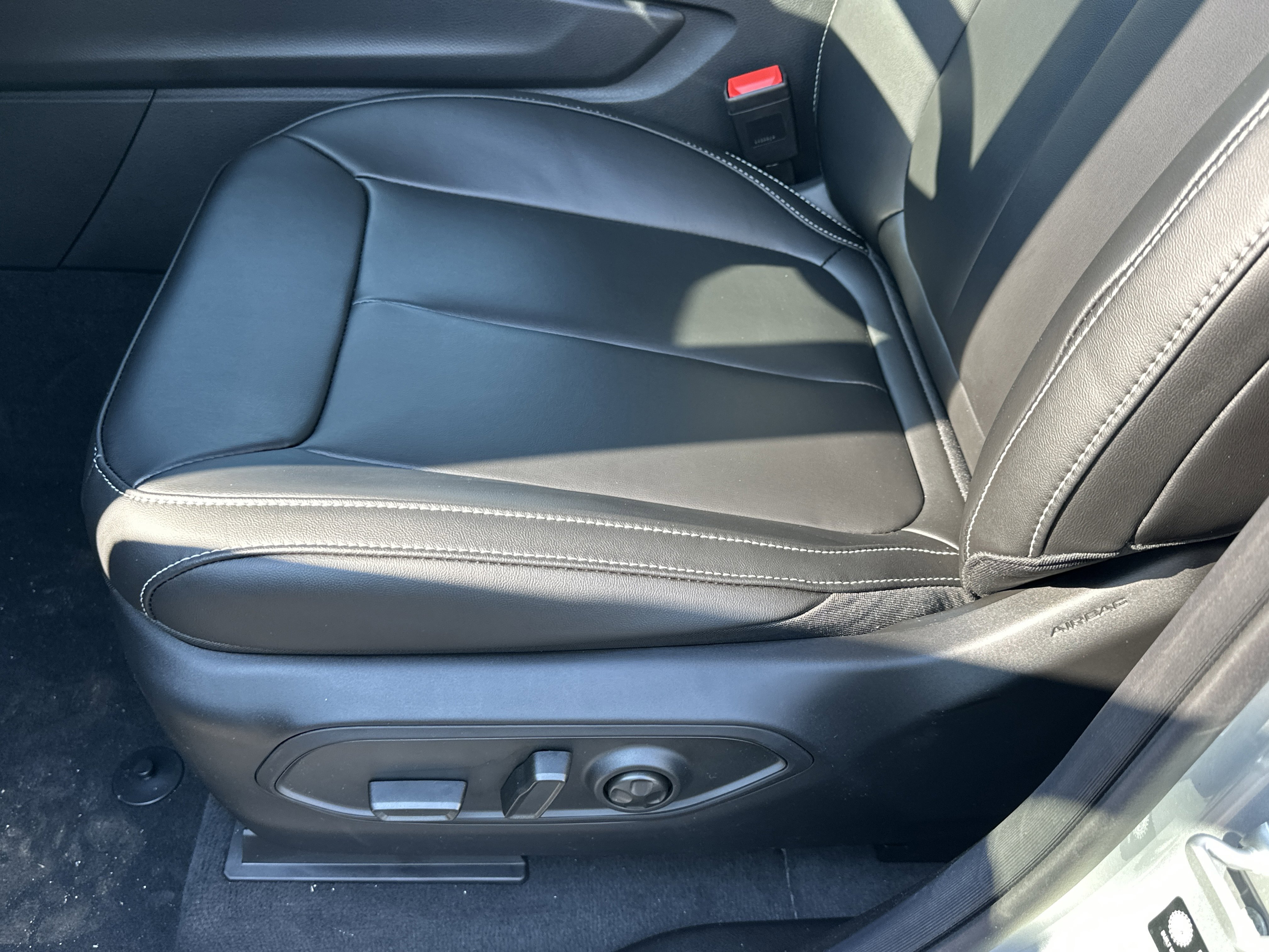 New 2026 Jeep Grand Cherokee L Limited w/ Limited Altitude Package image 30