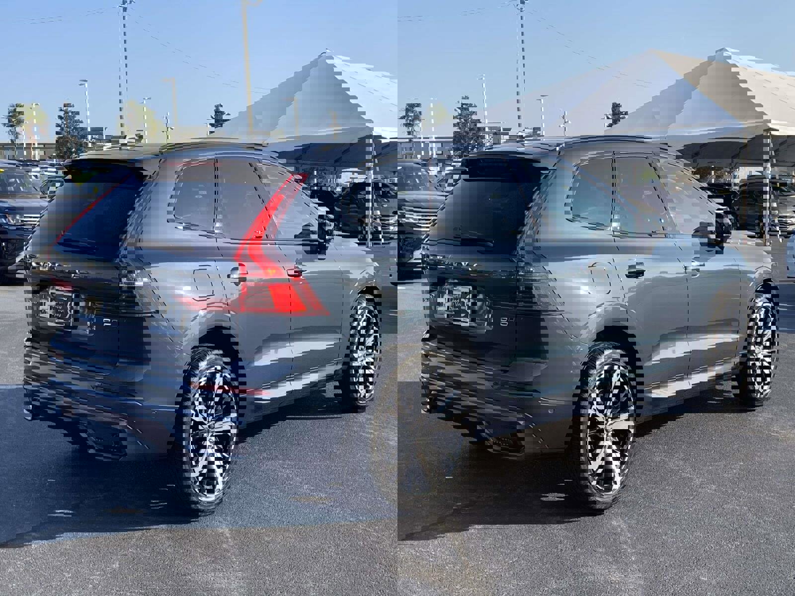 Used 2023 Volvo XC60 B5 Ultimate w/ Climate Package AWD/4WD image 7