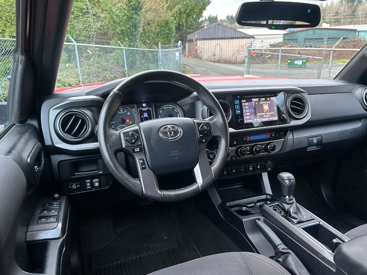 Used 2017 Toyota Tacoma TRD Sport w/ Premium & Technology Package AWD/4WD image 13