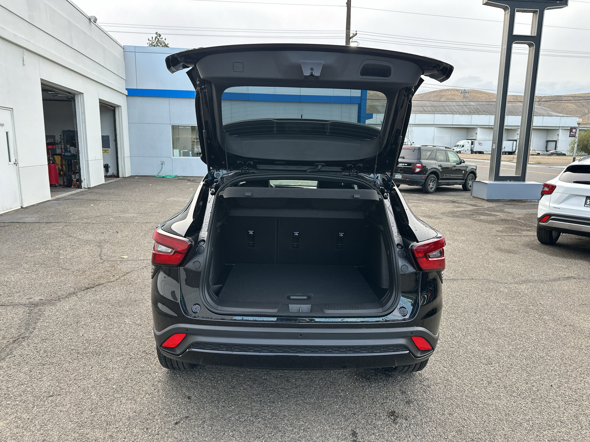 New 2026 Chevrolet Trax RS w/ Driver Confidence Package FWD image 13