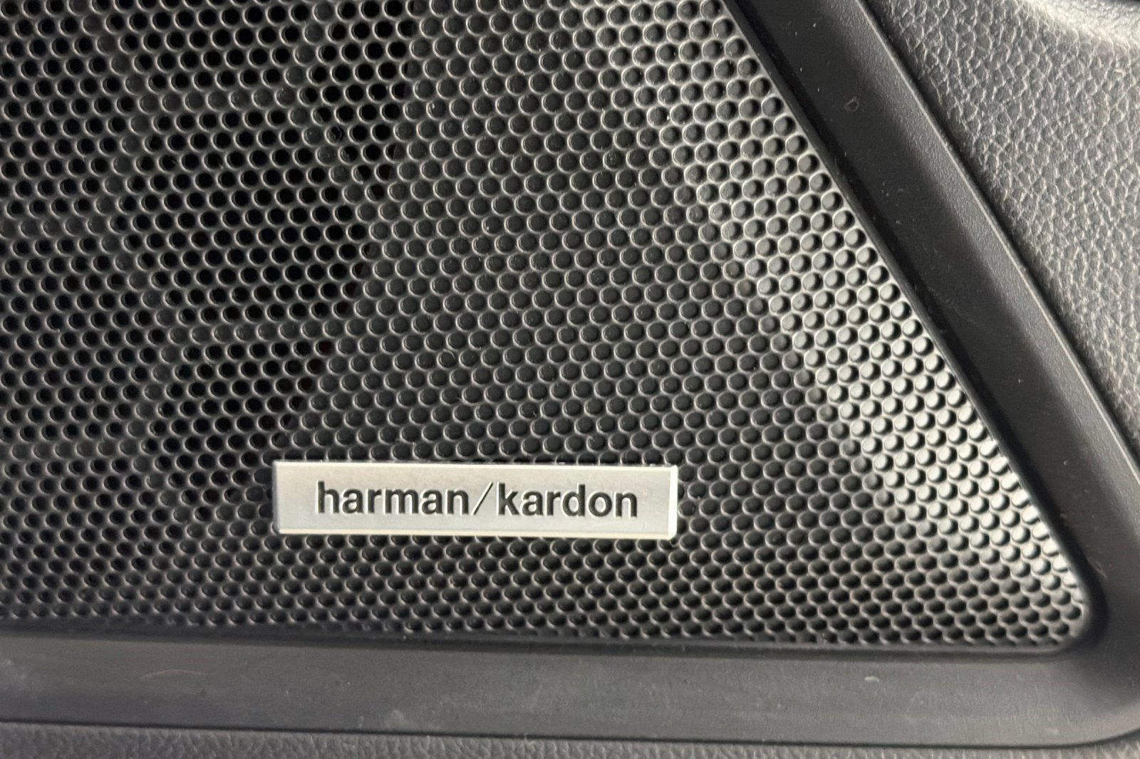 Used 2022 Subaru Outback Touring XT AWD/4WD image 23