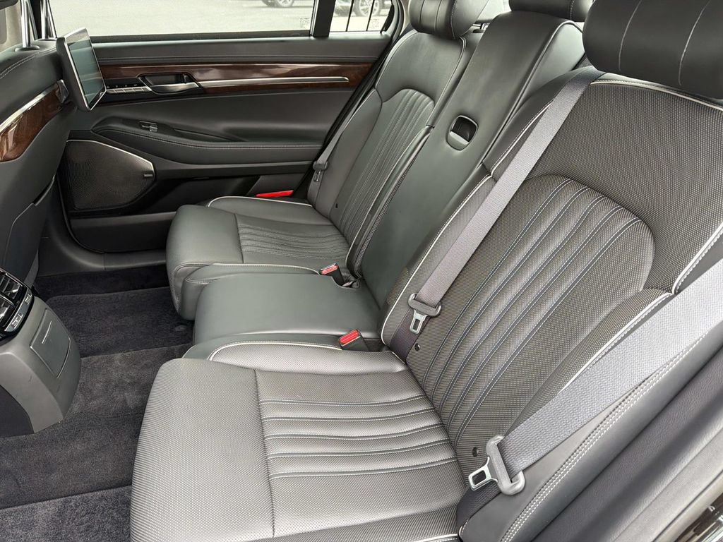 Used 2019 Genesis G90 5.0 Ultimate RWD image 13