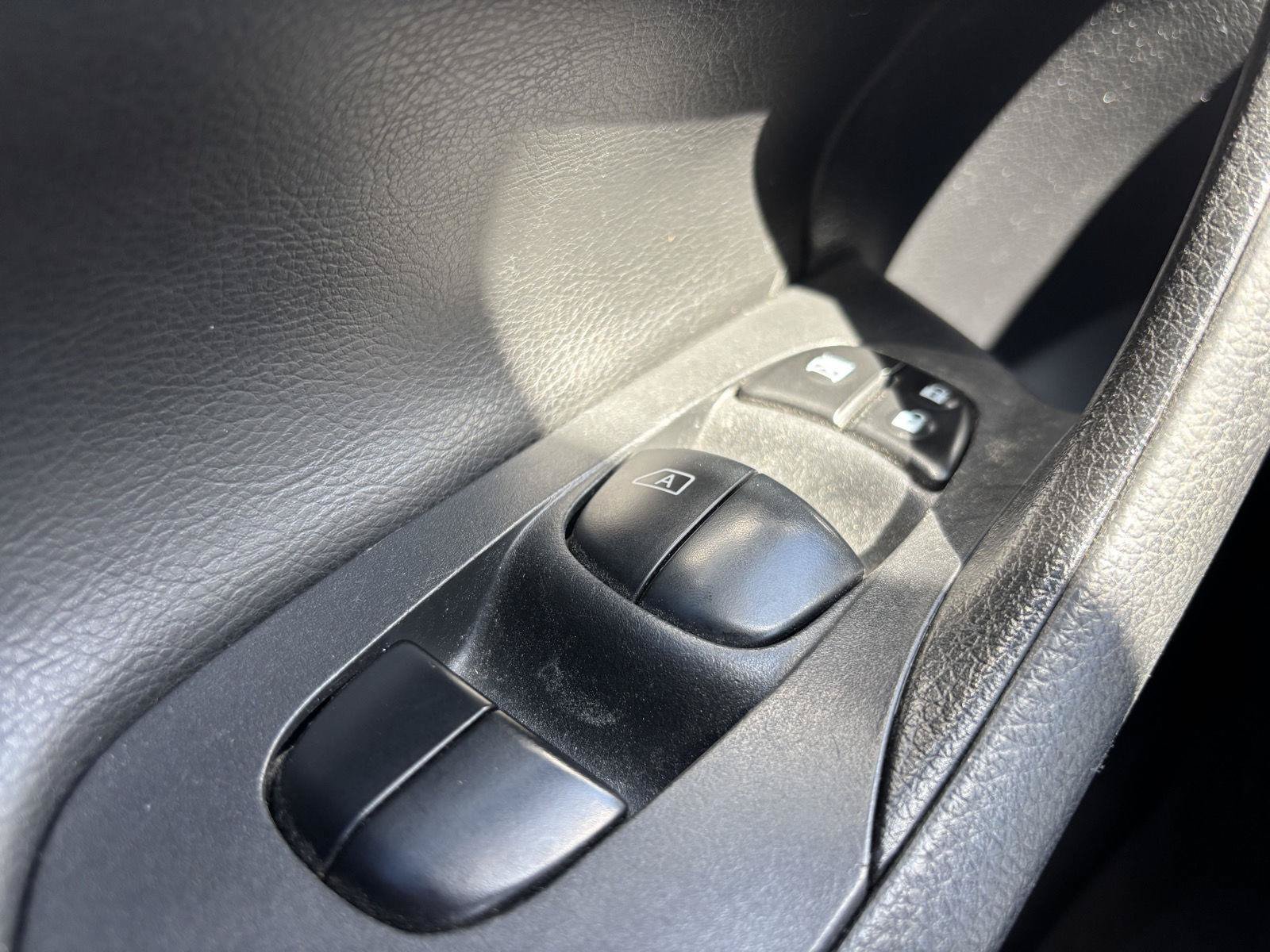 Used 2018 Nissan Altima 2.5 SR w/ SR Midnight Edition FWD image 26