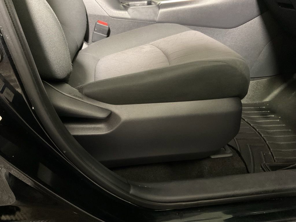Used 2019 Toyota RAV4 XLE AWD/4WD image 38