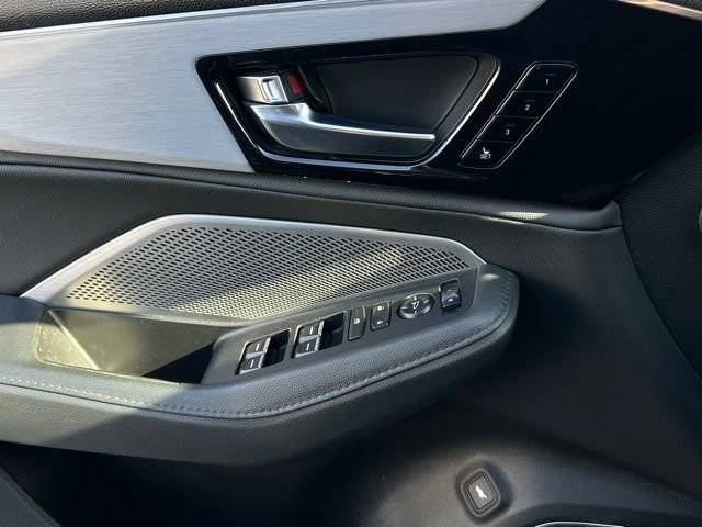 Used 2023 Acura MDX SH-AWD image 9