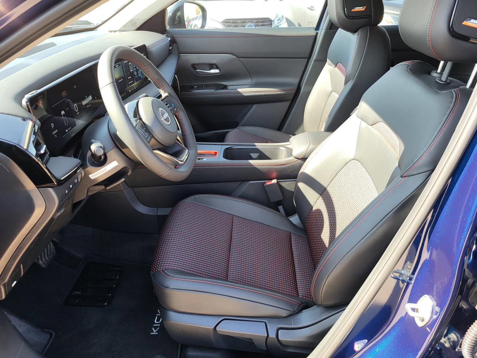 New 2026 Nissan Kicks SR w/ SR Premium Package FWD image 21