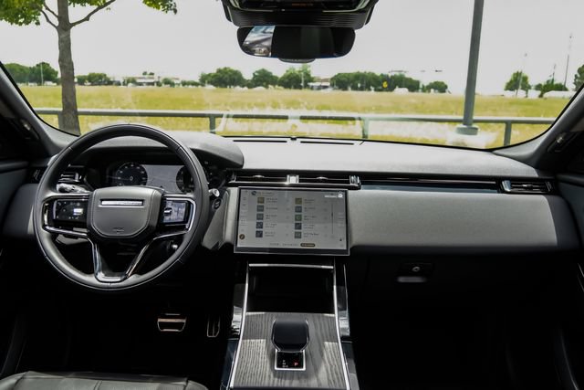 Used 2025 Land Rover Range Rover Velar Dynamic SE AWD/4WD image 17