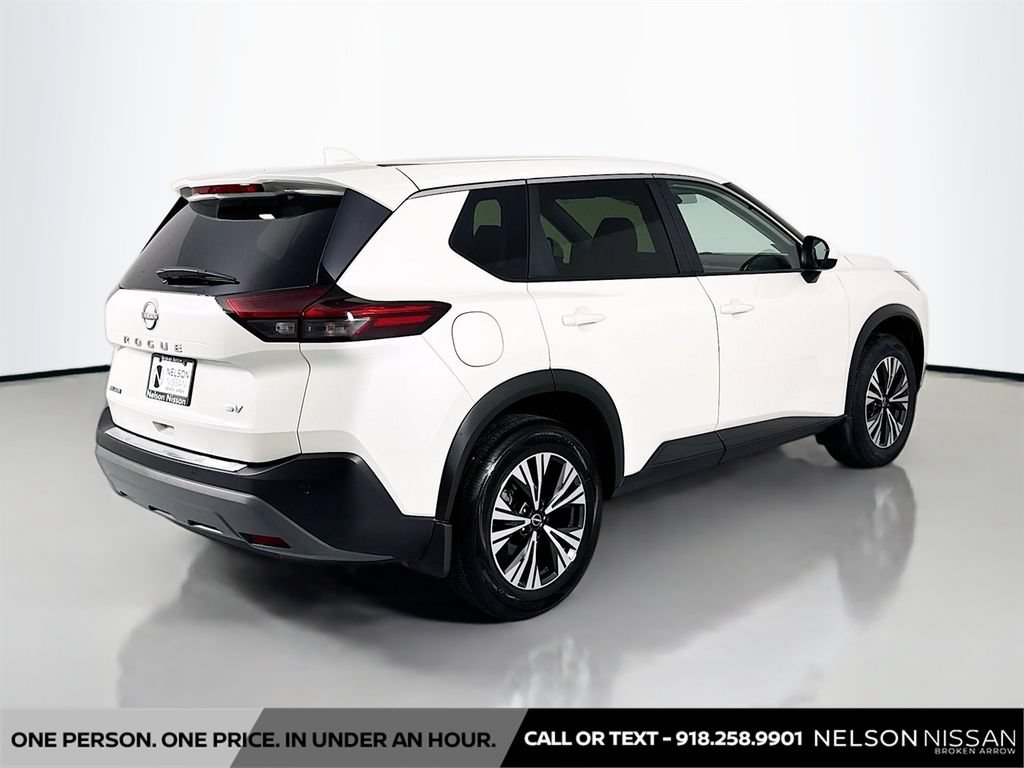 Used 2023 Nissan Rogue SV FWD image 5