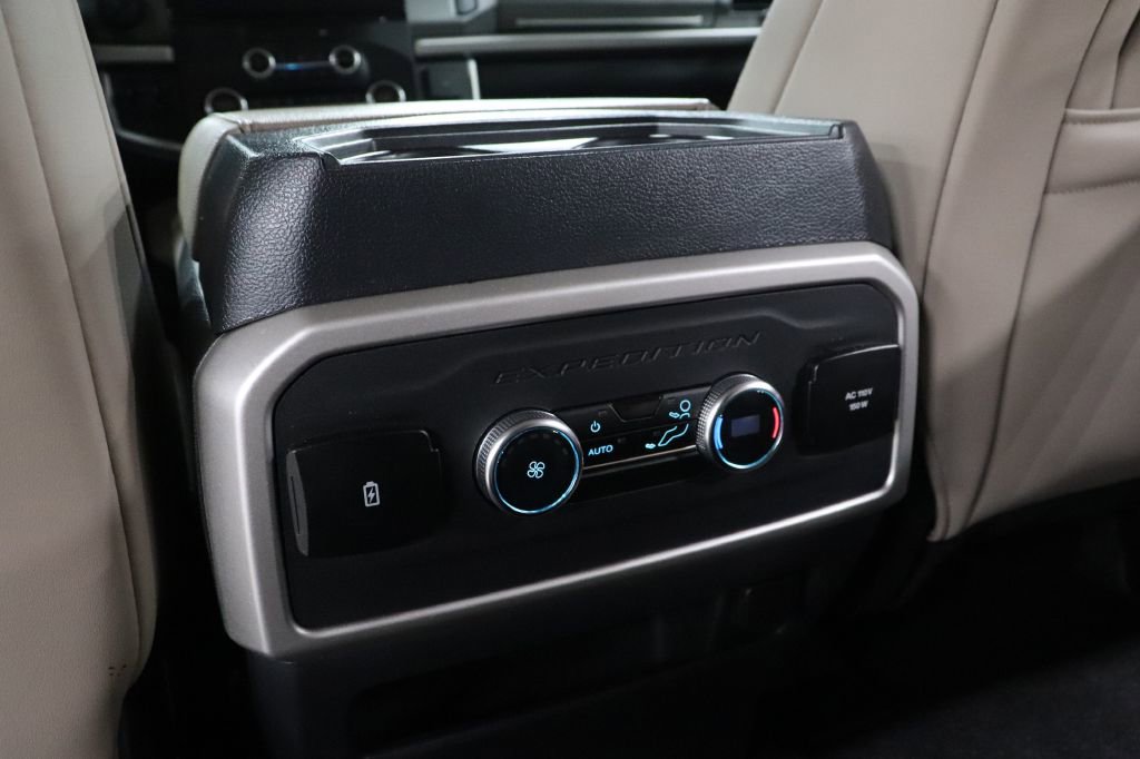 Used 2023 Ford Expedition XLT image 18