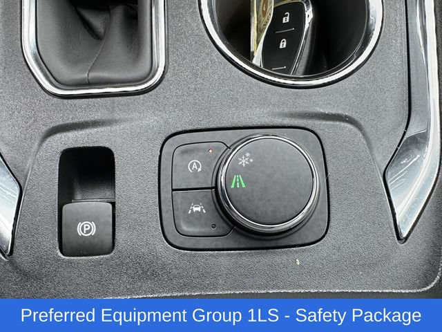 Used 2023 Chevrolet Traverse LS w/ Safety Package FWD image 8