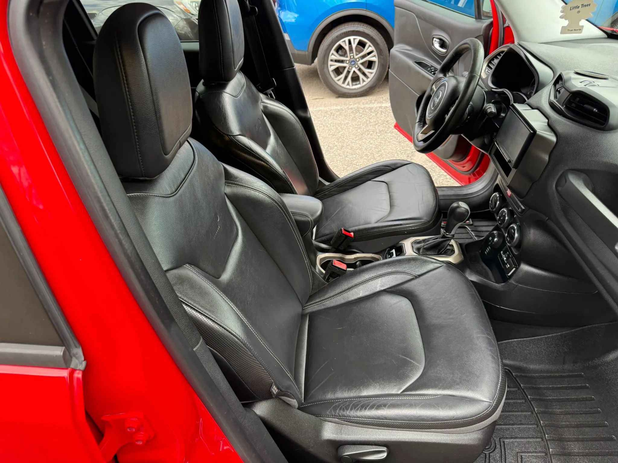 Used 2016 Jeep Renegade Limited AWD/4WD image 33