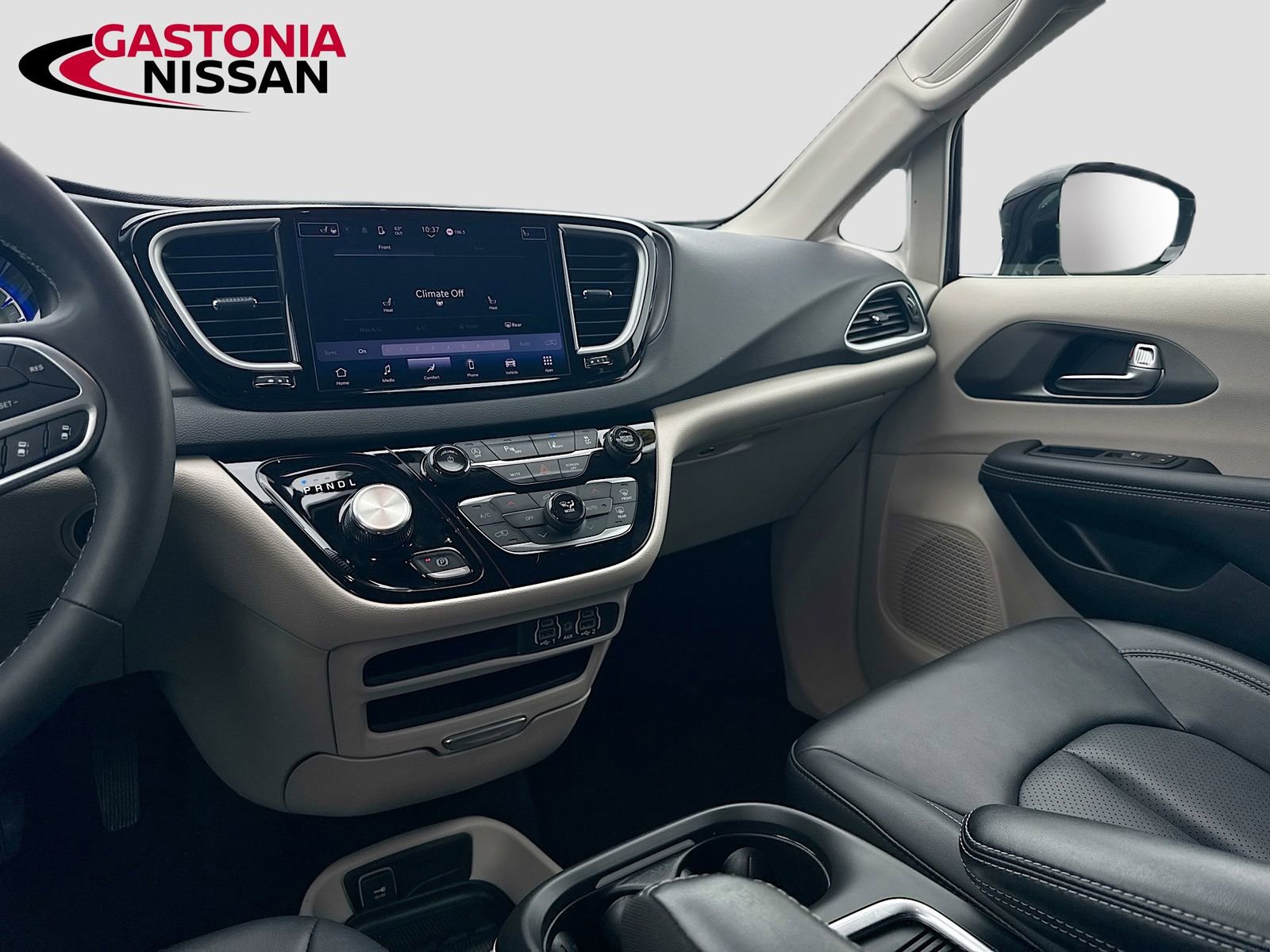 Used 2024 Chrysler Pacifica Touring-L FWD image 31