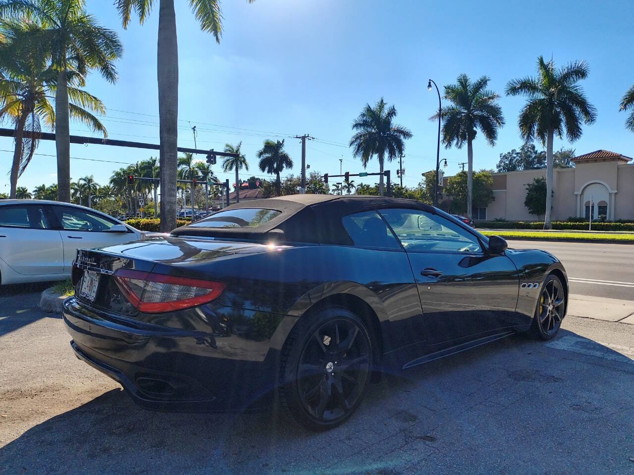 Used 2015 Maserati GranTurismo Sport RWD image 25