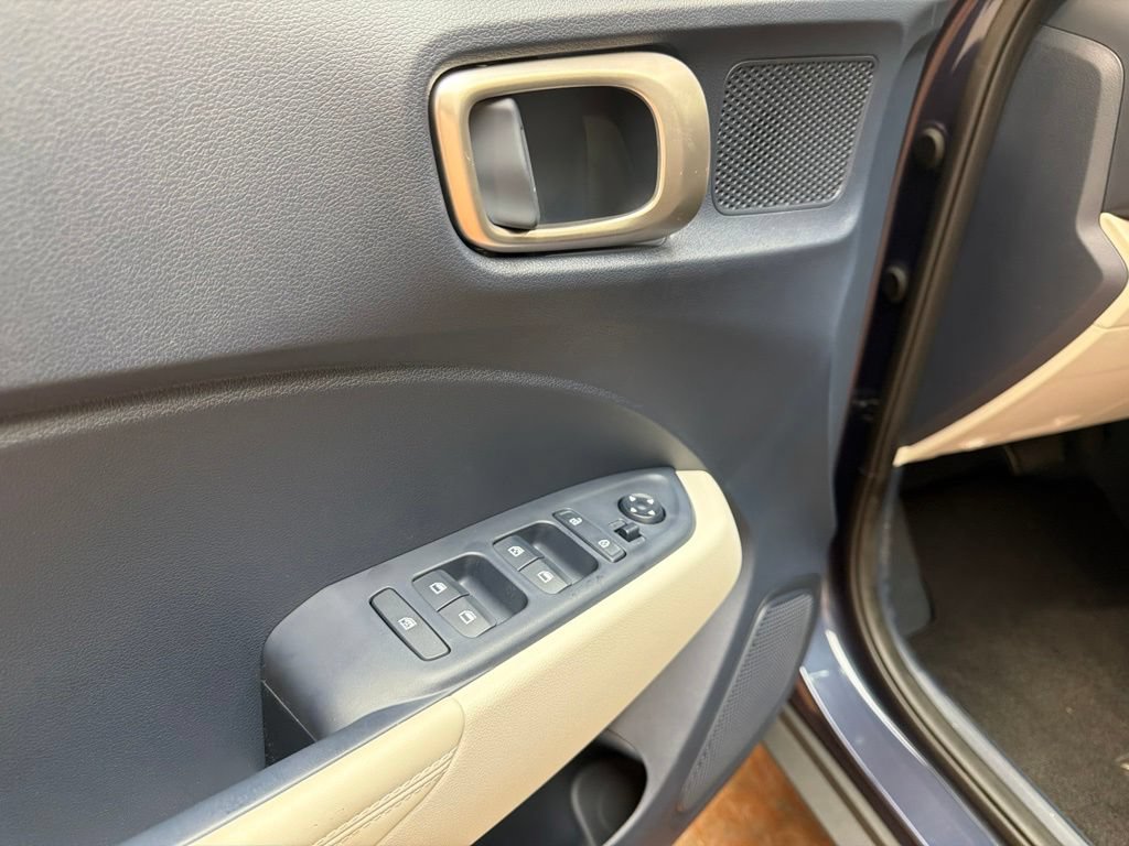 New 2026 Hyundai Venue SEL FWD image 23