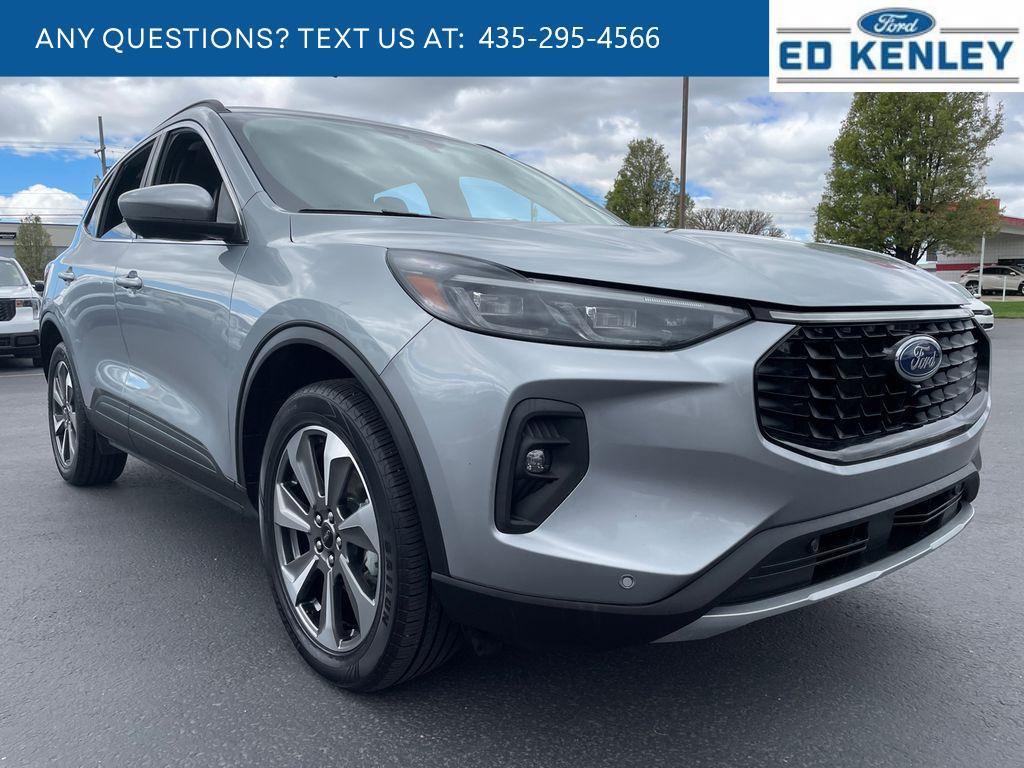 Used 2024 Ford Escape Platinum image 28