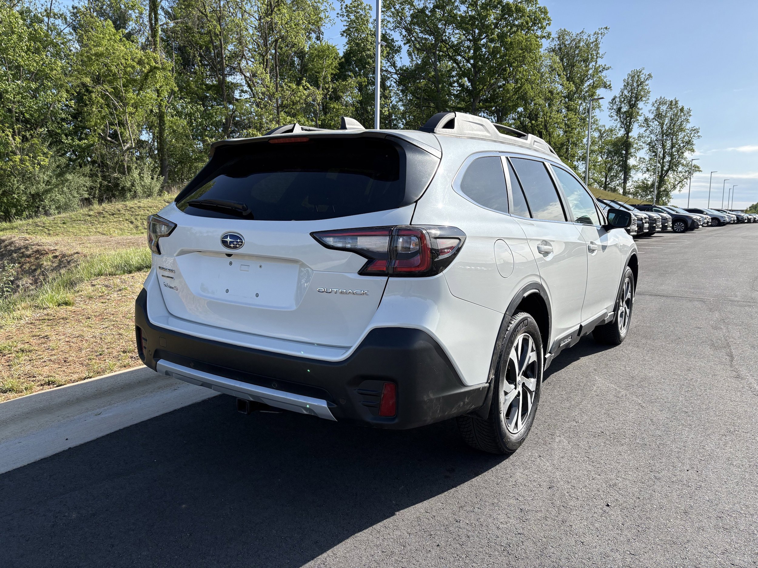 Used 2020 Subaru Outback Limited AWD/4WD image 9