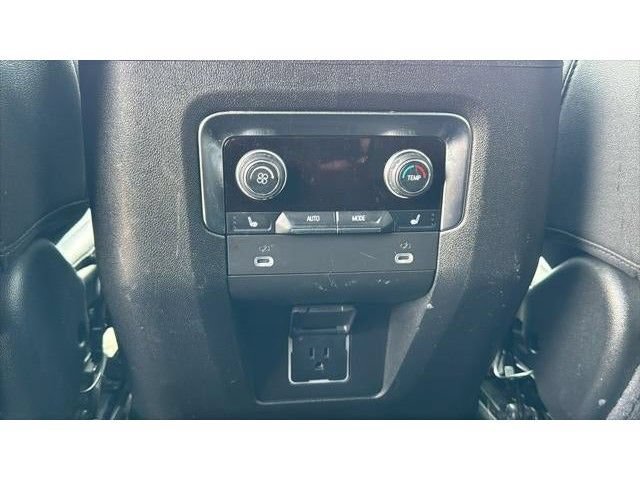 Used 2024 Chevrolet Tahoe Z71 w/ Luxury Package AWD/4WD image 20