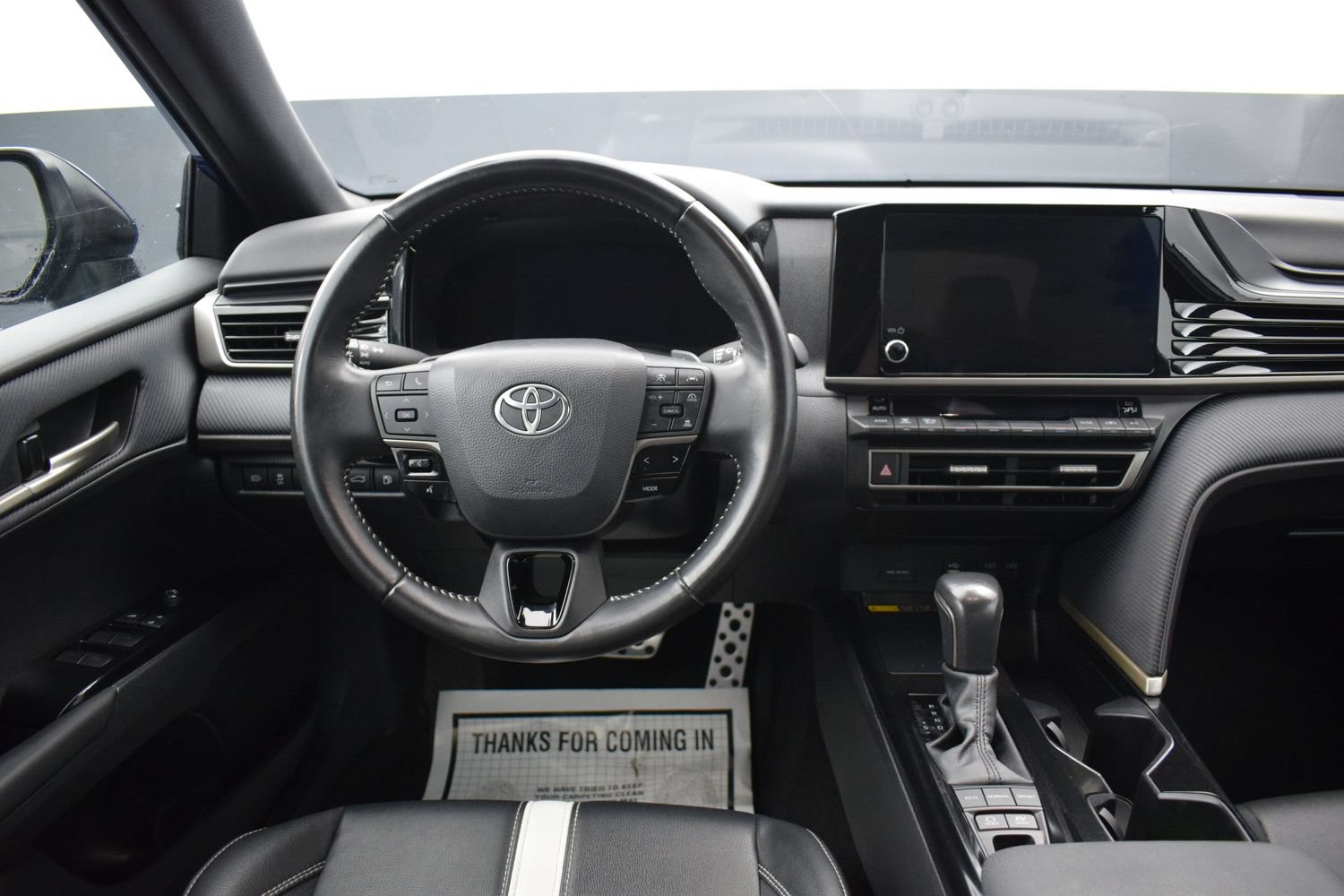 Used 2025 Toyota Camry SE FWD image 14
