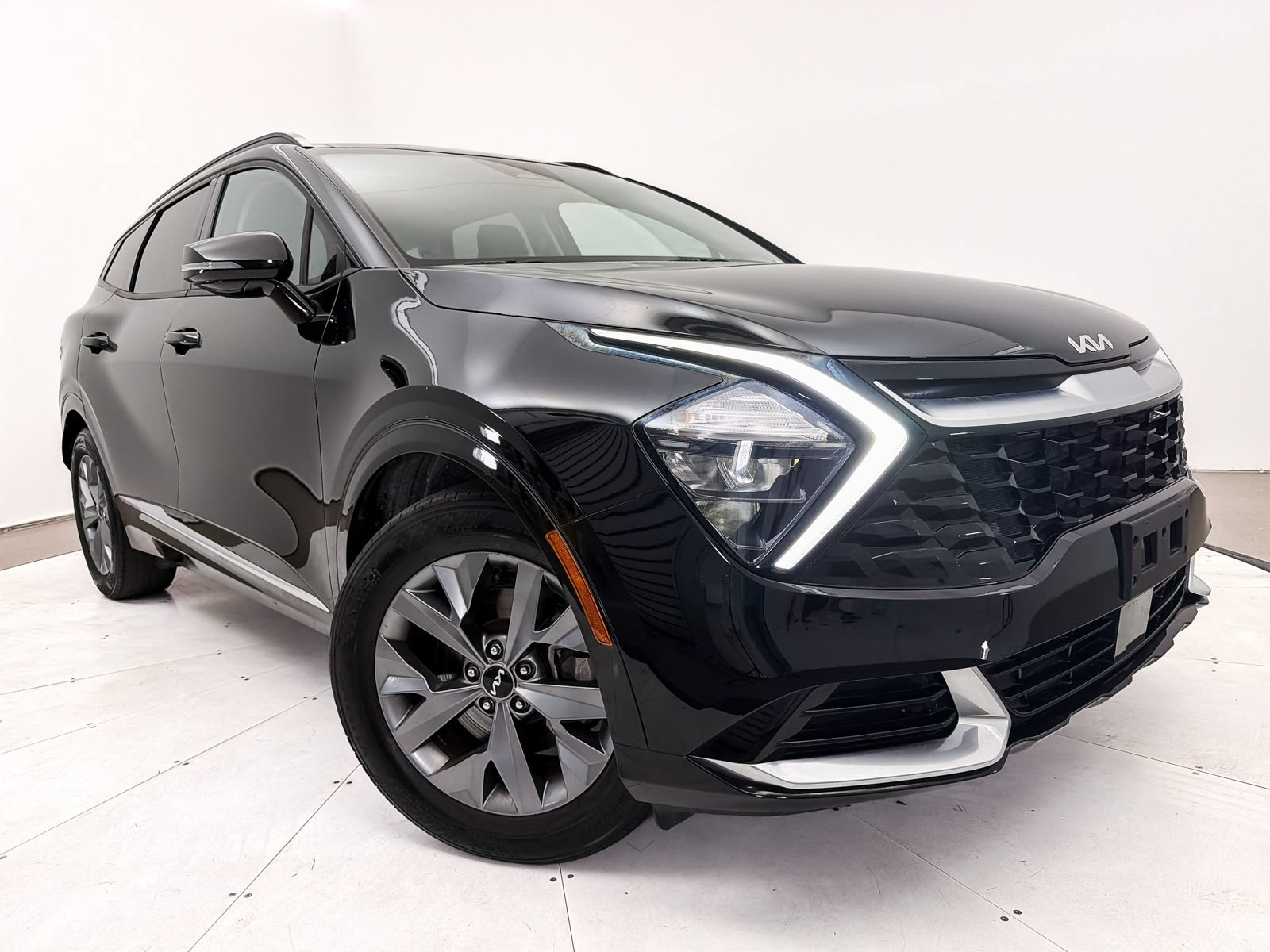 Used 2023 Kia Sportage SX FWD image 2