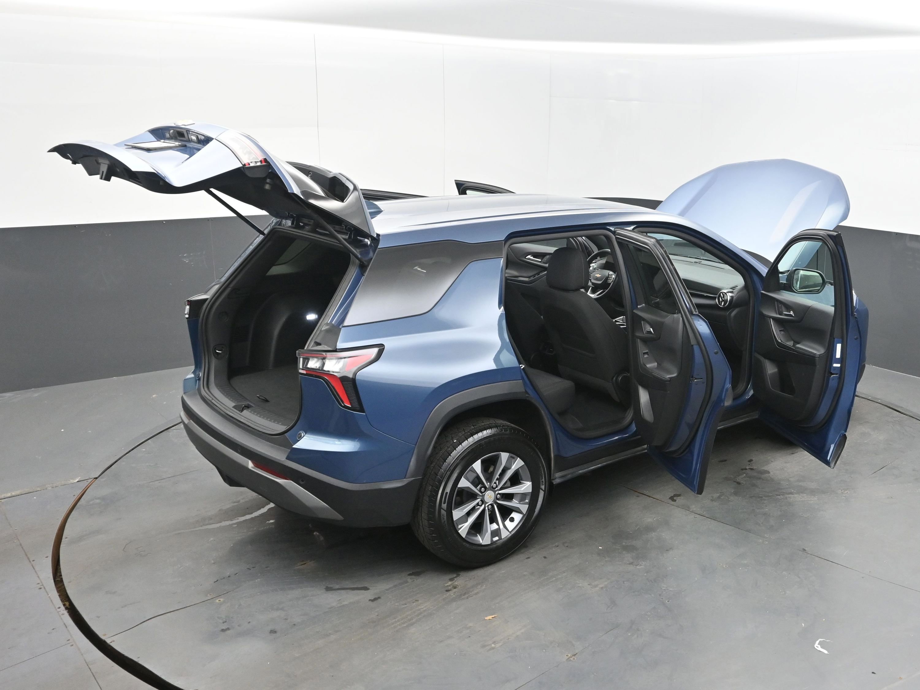 Used 2025 Chevrolet Equinox LT FWD image 45