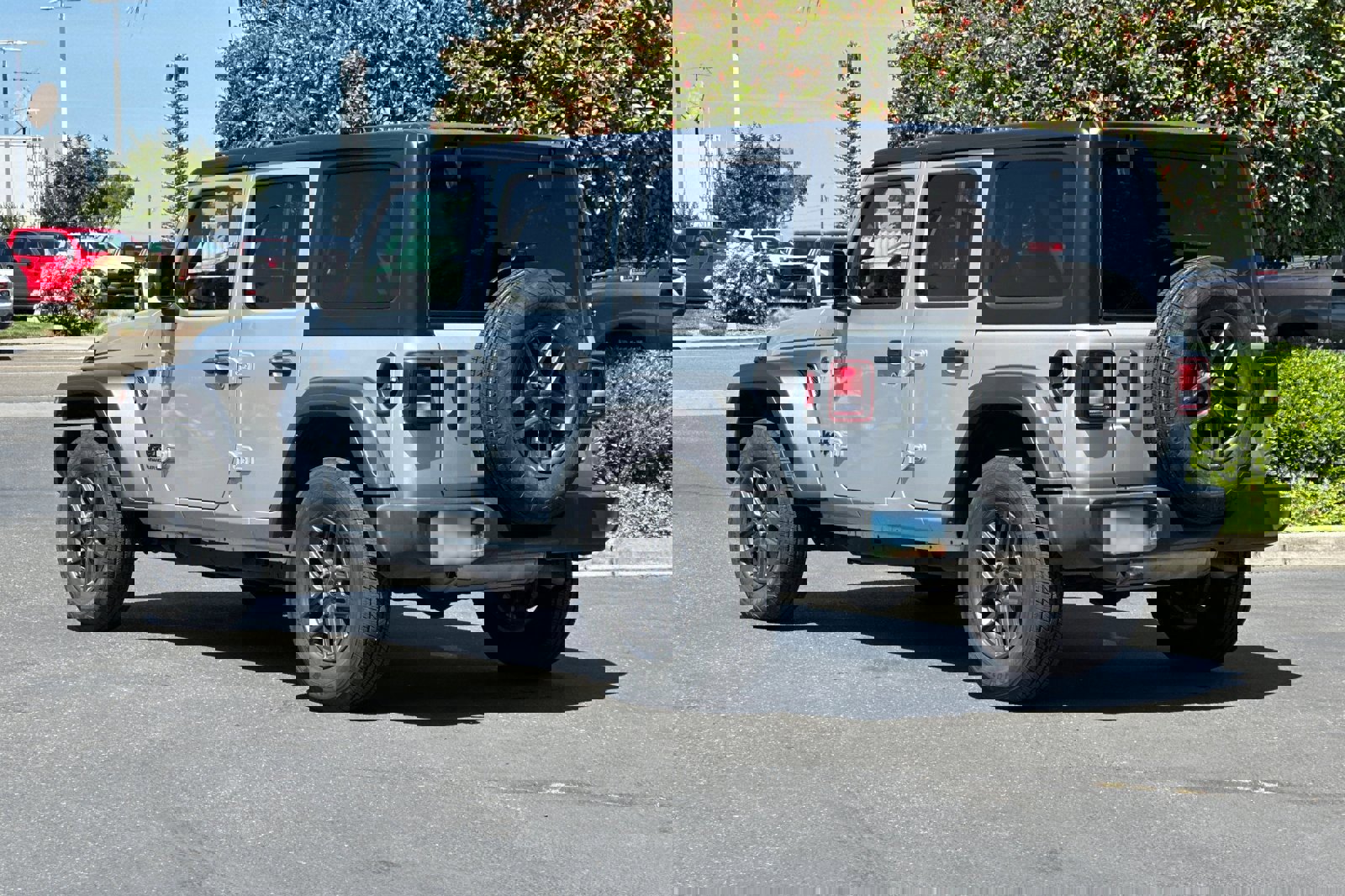 Used 2024 Jeep Wrangler Sport S image 6