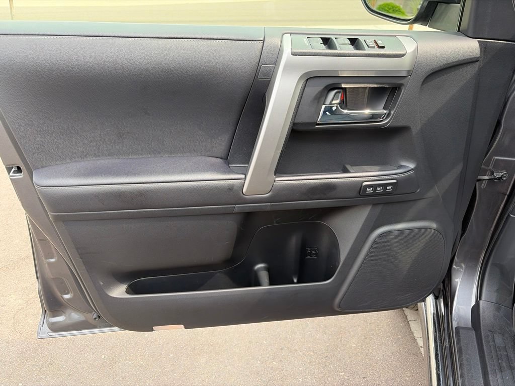 Used 2023 Toyota 4Runner Limited AWD/4WD image 23