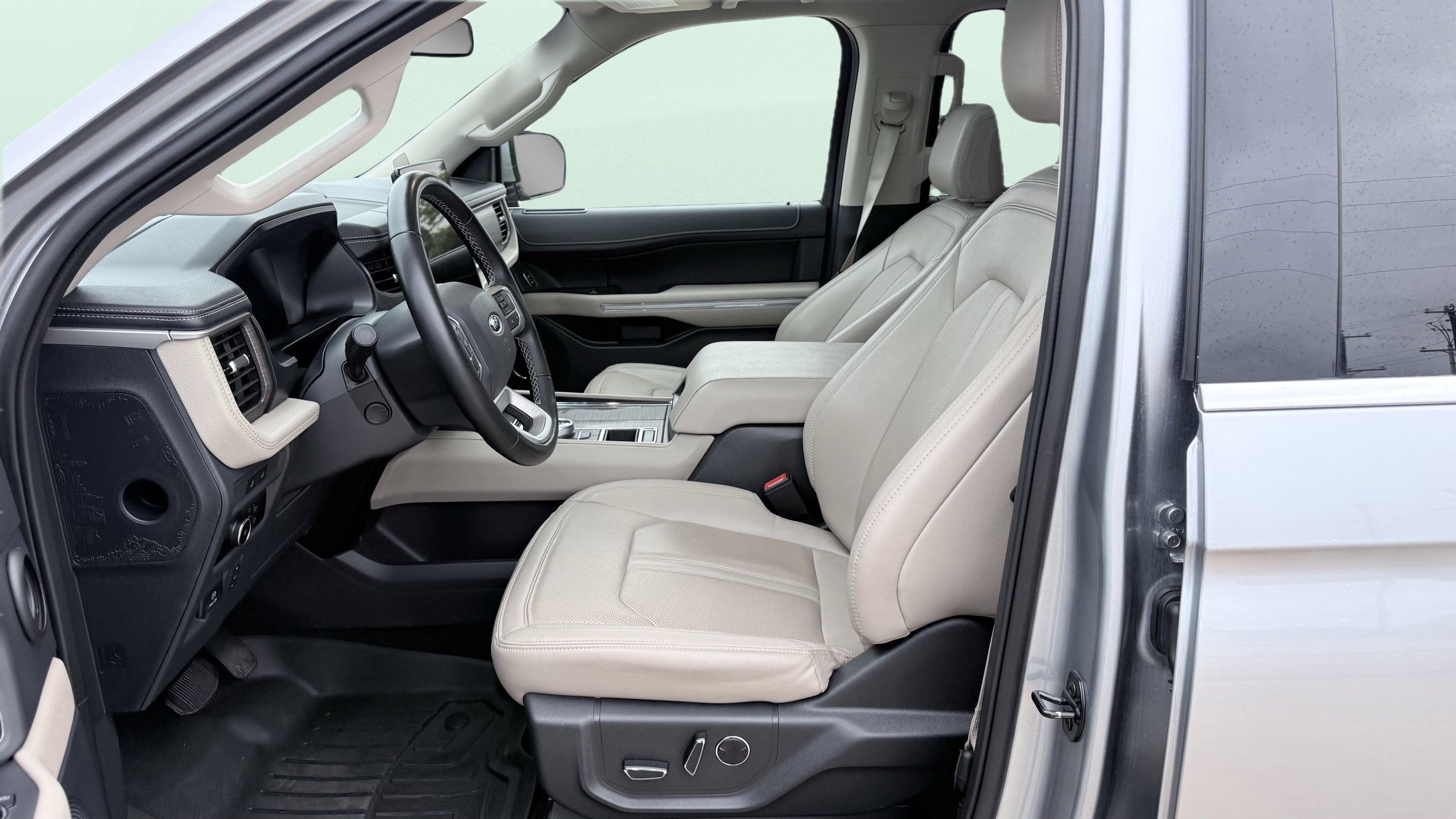 Used 2023 Ford Expedition Limited RWD image 26