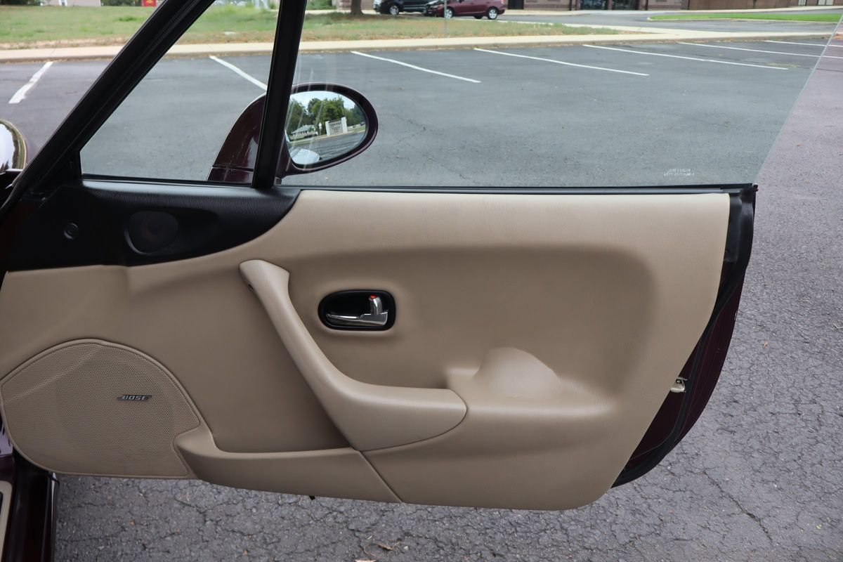 Used 2000 MAZDA MX-5 Miata RWD image 33