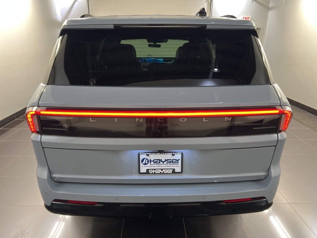 New 2026 Lincoln Navigator Reserve image 5